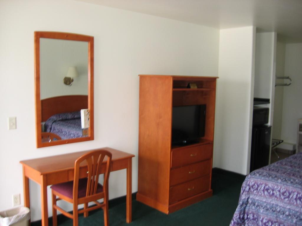 Budget Host Rangely Motel Room photo